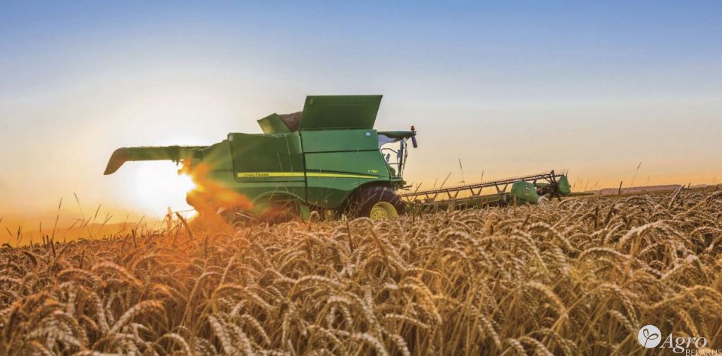 Комбайн John Deere серии S700