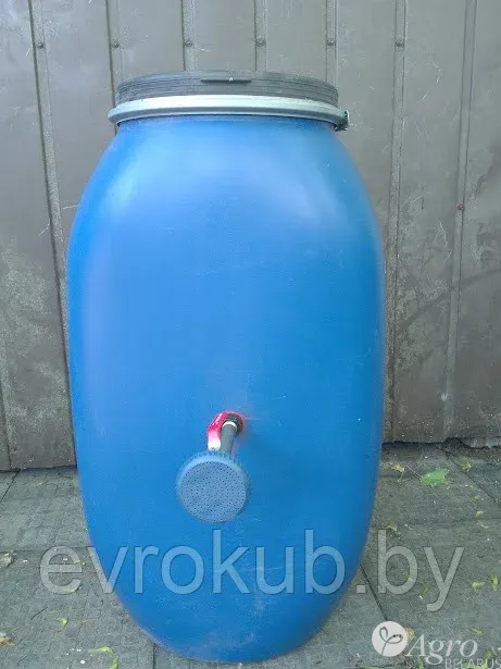 Бочка пластиковая с лейкой для душа 120 л