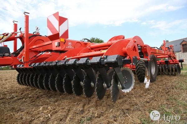 Культиватор KUHN Performer