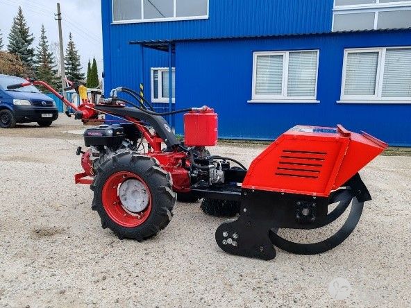 Машина чистящая малогабаритная БЛ-130 «Eko» (подталкиватель корма на мотоблоке)