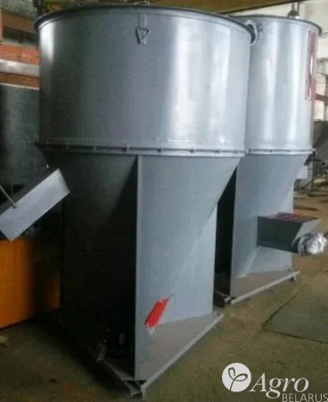 Смеситель сыпучих кормов (зерна) вертикальный шнековый СВ-2,3