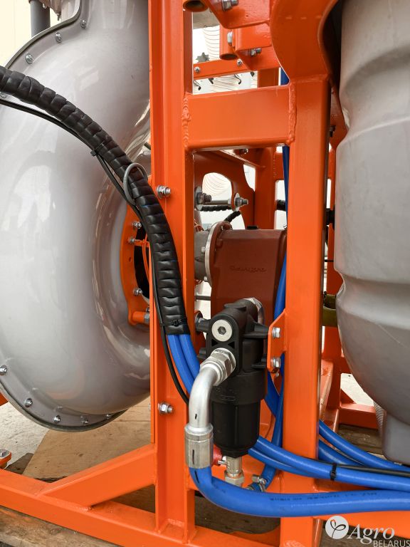 Опрыскиватель ЗУБР НВ со штангой для обработки клубники и овощей