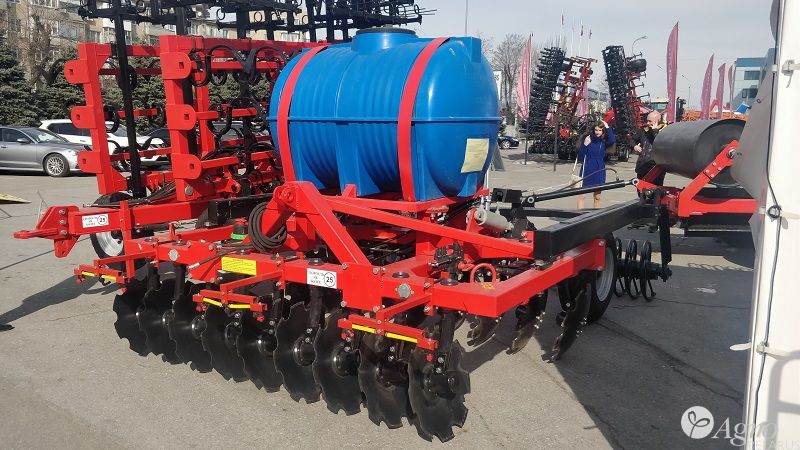 Агрегат для внесения ЖКУ КРН, УСМК, КМО