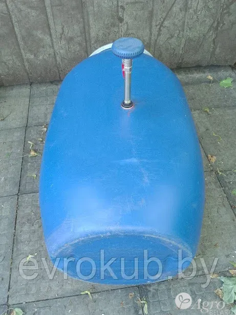 Бочка пластиковая с лейкой для душа 120 л