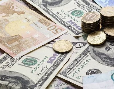 Доллар и евро третий раз подряд обновили исторический максимум на торгах 20 августа