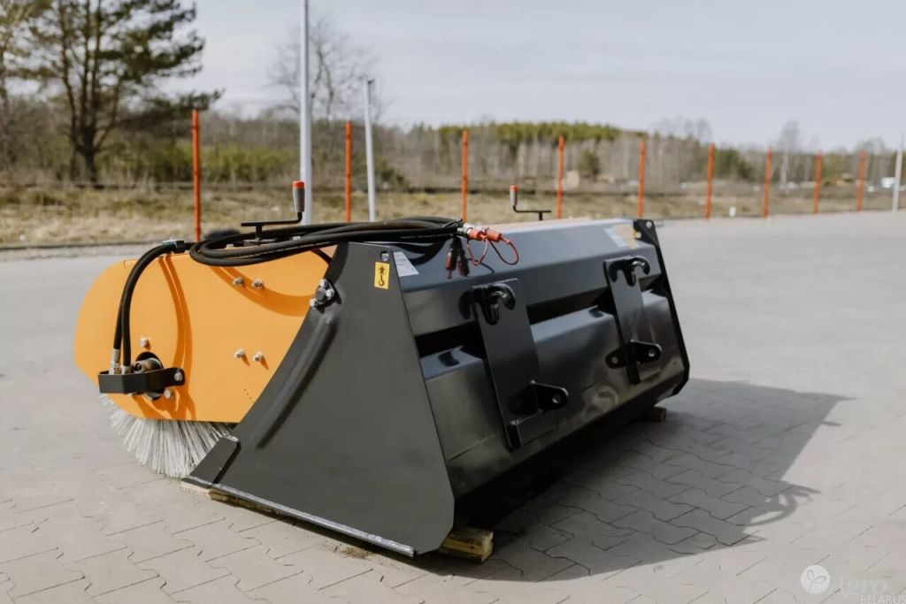 Ковш-подметальная машина TWISTER 1.80