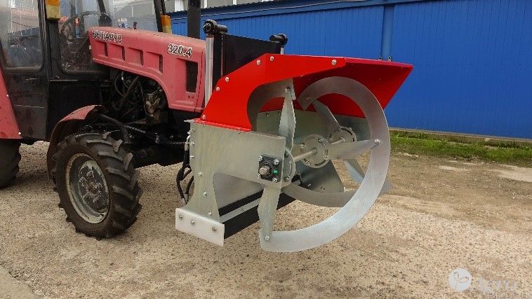 Подталкиватель-ворошитель корма БЛ-800 (на трактор МТЗ-320)